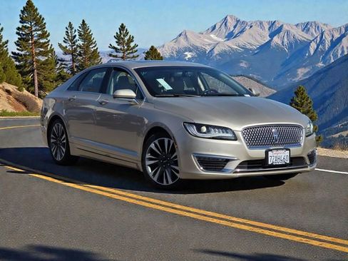Used 2017 Lincoln MKZ Reserve FWD image 2