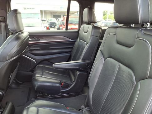 Certified 2023 Jeep Grand Cherokee L Overland AWD/4WD image 15