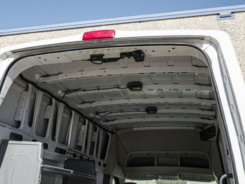 Used 2020 Nissan NV 2500 SV image 49