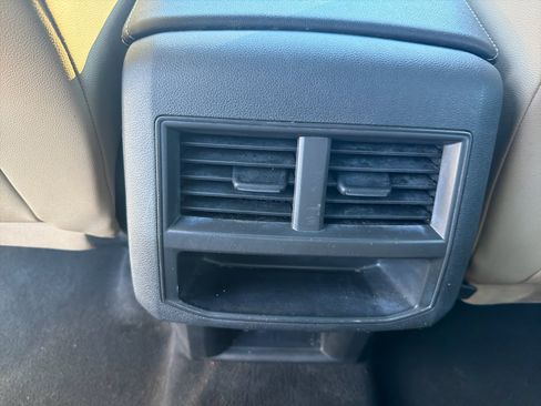 Used 2020 Volkswagen Atlas Cross Sport SEL image 20