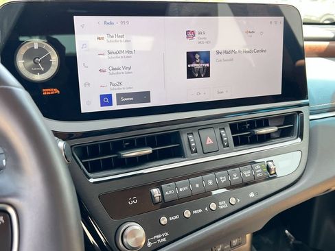Certified 2025 Lexus ES 300h w/ Premium Package FWD image 15
