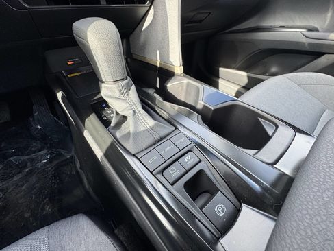 Used 2025 Toyota Camry LE image 25