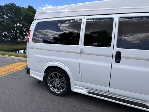 Used 2014 GMC Savana 1500 RWD image 24