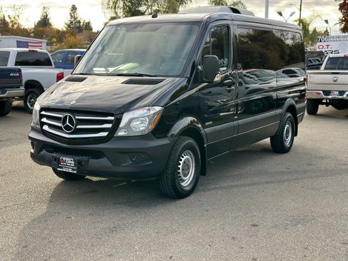 Used 2014 Mercedes-Benz Sprinter 2500 image 10