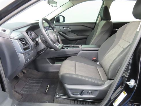 Used 2024 Nissan Rogue SV FWD image 16