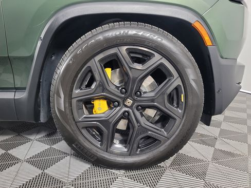 Used 2024 Rivian R1S Adventure image 11