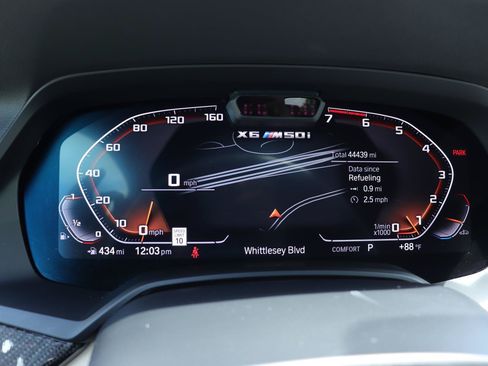 Used 2022 BMW X6 M50i AWD/4WD image 30