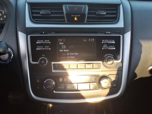 Used 2017 Nissan Altima 2.5 SV image 23