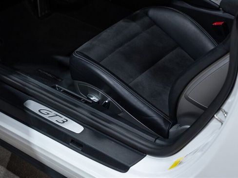 Used 2015 Porsche 911 GT3 RWD image 25
