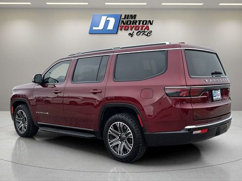 Used 2022 Jeep Wagoneer Series III RWD image 7