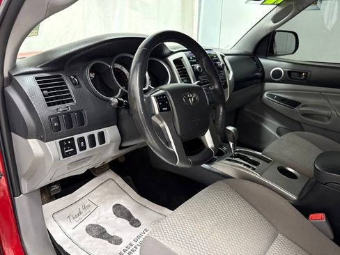 Used 2012 Toyota Tacoma PreRunner image 17