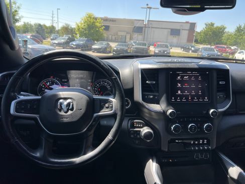 Used 2019 RAM 1500 Big Horn AWD/4WD image 2