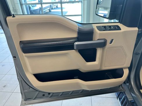 Used 2019 Ford F150 XLT w/ Equipment Group 302A Luxury image 12