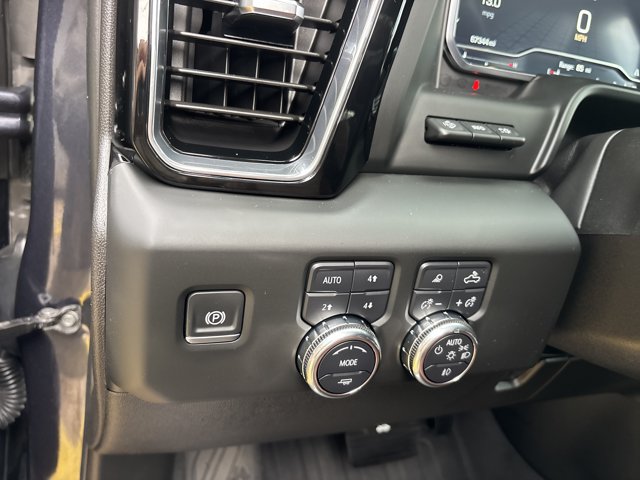 Used 2024 GMC Sierra 3500 Denali Ultimate AWD/4WD image 27
