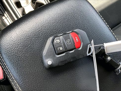 Used 2021 Jeep Wrangler Unlimited Sahara w/ Cold Weather Group AWD/4WD image 12