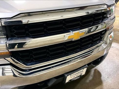 Used 2018 Chevrolet Silverado 1500 LT w/ All Star Edition AWD/4WD image 11