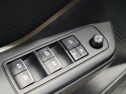 Used 2018 Toyota C-HR XLE image 27