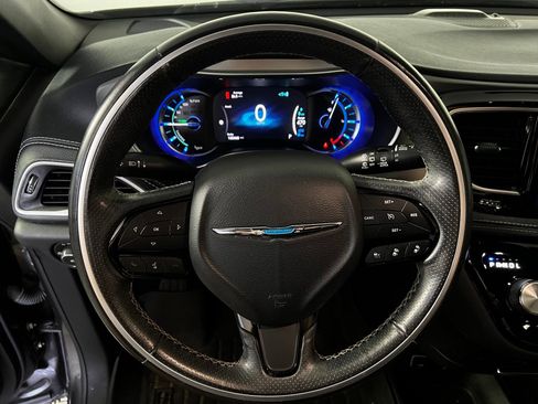 Used 2019 Chrysler Pacifica Limited w/ Advanced Safetytec Group FWD image 9