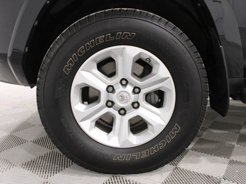 Used 2017 Toyota 4Runner SR5 image 32