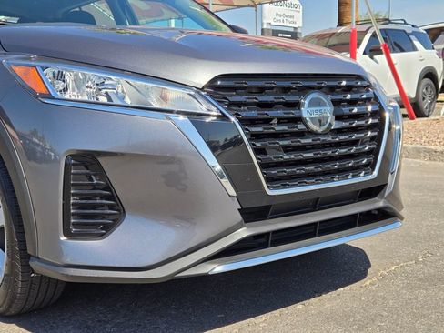 Used 2021 Nissan Kicks S FWD image 2