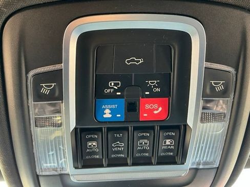 Used 2019 RAM 1500 Limited AWD/4WD image 16