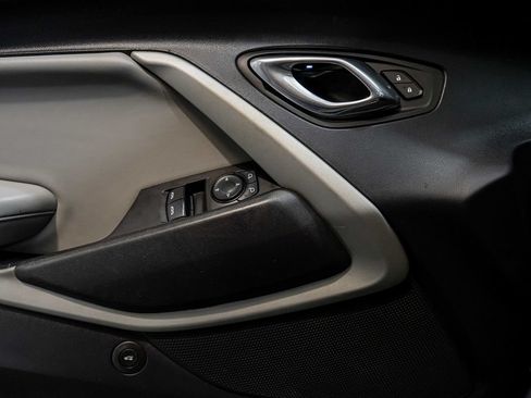 Used 2016 Chevrolet Camaro LT RWD image 18
