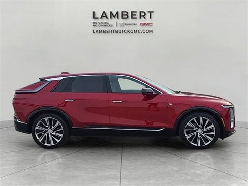 Used 2024 Cadillac Lyriq Luxury w/ LPO, Floor Liner Package image 5