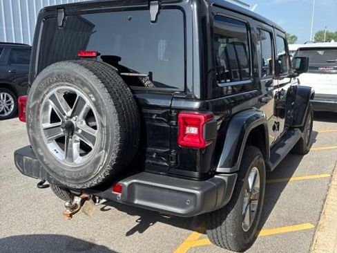 Used 2021 Jeep Wrangler Unlimited Sahara AWD/4WD image 3