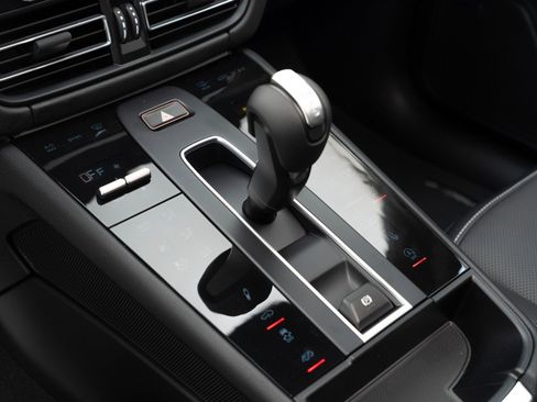 New 2026 Porsche Macan GTS image 28