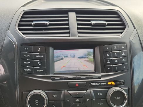 Used 2018 Ford Explorer FWD image 22