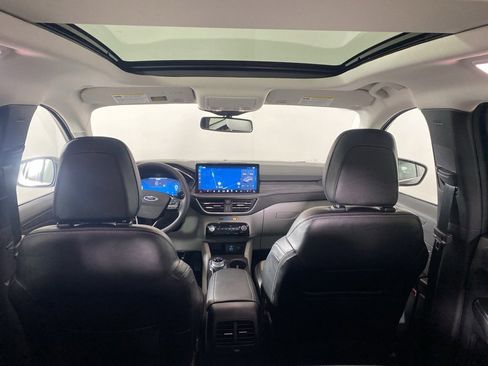 Used 2023 Ford Escape Platinum w/ Premium Technology Package image 10