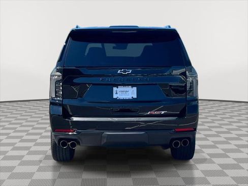 Used 2025 Chevrolet Suburban RST w/ Comfort Package AWD/4WD image 6