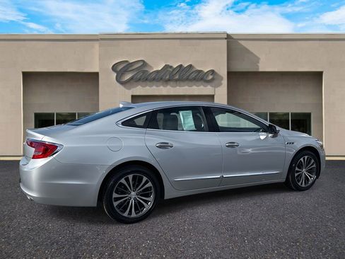 Used 2018 Buick LaCrosse Essence image 3
