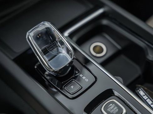 New 2026 Volvo XC60 B5 Plus w/ Protection Package Premier image 25