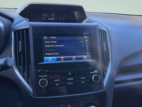 Used 2022 Subaru Crosstrek 2.0i Premium image 16