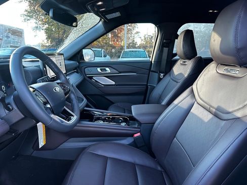 New 2026 Ford Explorer Platinum image 25