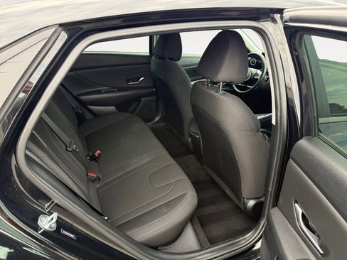 Used 2022 Hyundai Elantra SEL w/ Convenience Package image 18