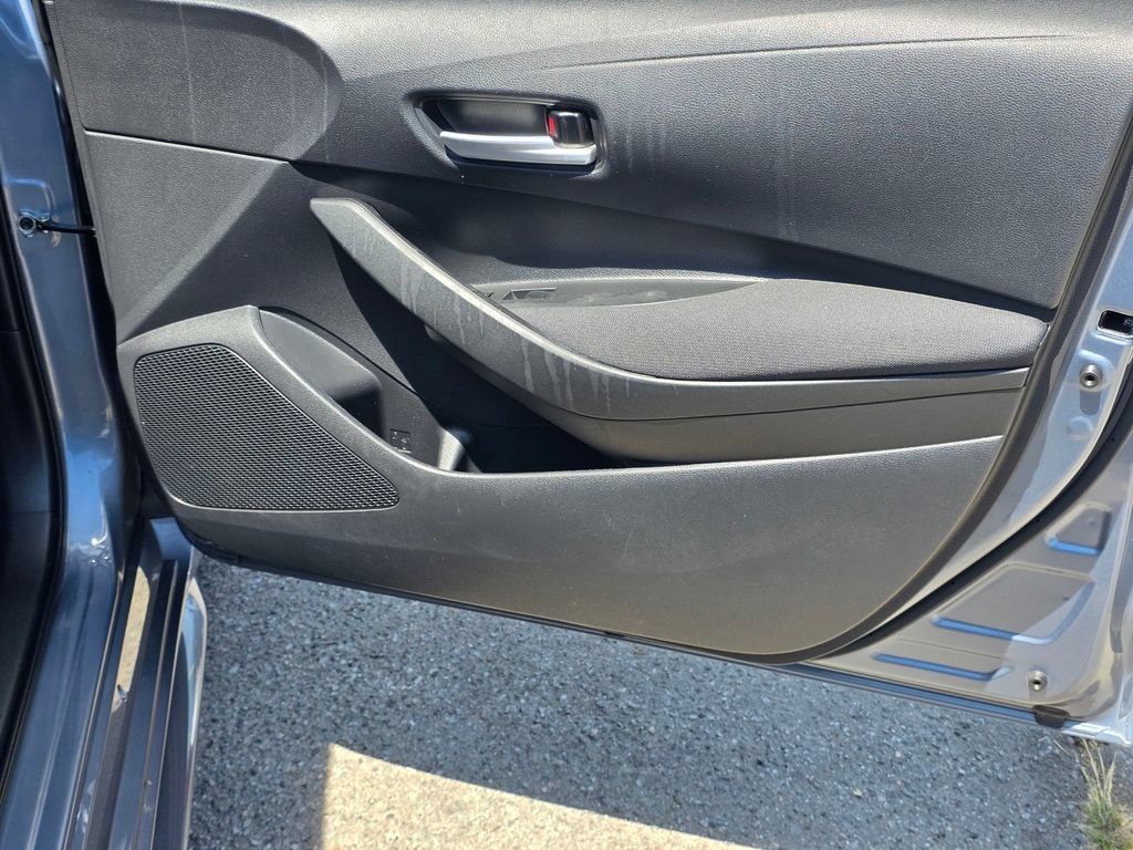 Used 2021 Toyota Corolla LE FWD image 24