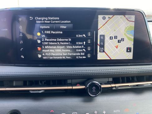 Used 2023 Nissan Ariya FWD image 26