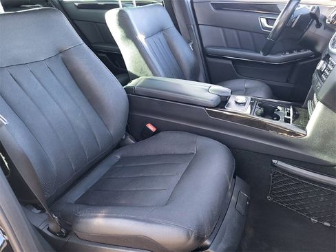 Used 2012 Mercedes-Benz E 550 4MATIC Sedan image 23