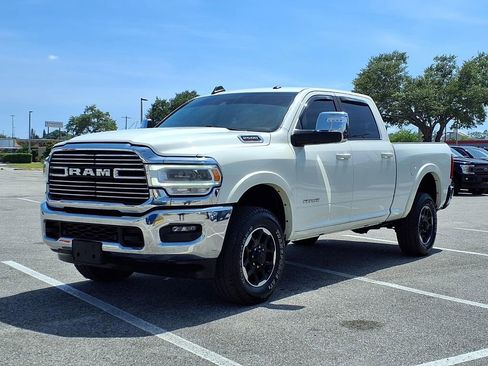 Used 2023 RAM 2500 Laramie AWD/4WD image 3