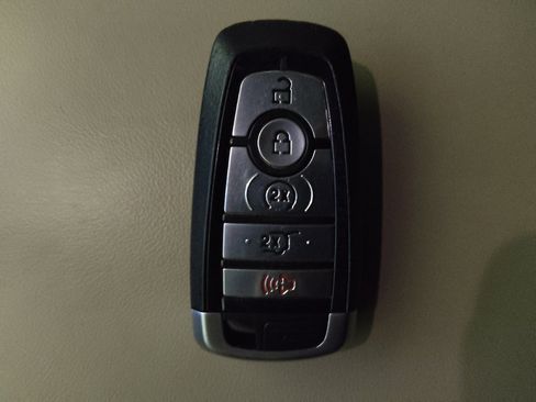Used 2021 Lincoln Corsair AWD image 32