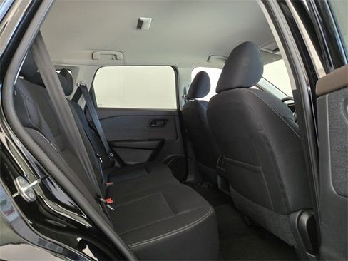 Used 2023 Nissan Rogue S image 15