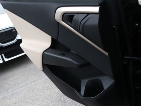 Used 2025 BMW X3 xDrive30i w/ Premium Package image 32