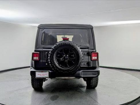 Used 2023 Jeep Wrangler Unlimited Sport image 8