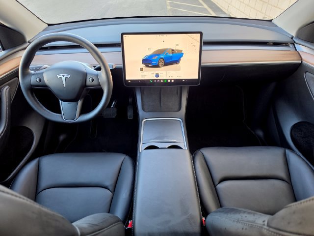 Used 2025 Tesla Model Y Long Range AWD/4WD image 29