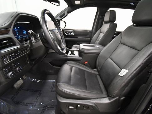 Used 2022 Chevrolet Suburban Z71 image 14