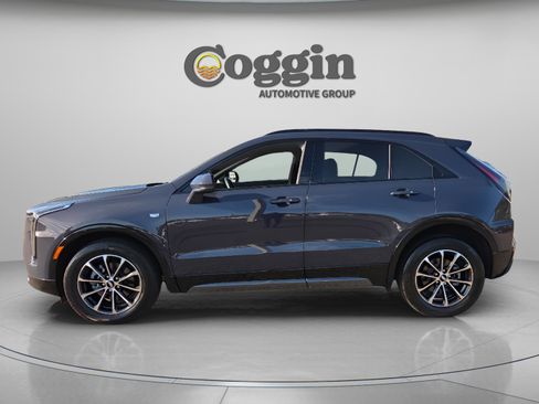 Used 2024 Cadillac XT4 Sport w/ Cold Weather Package image 2