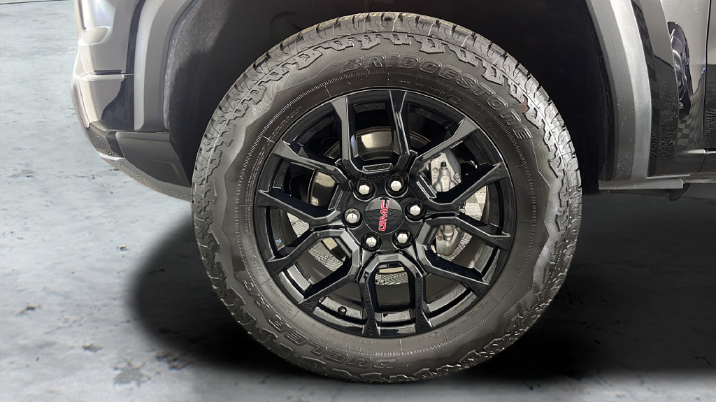 Used 2025 GMC Canyon AT4 AWD/4WD image 36