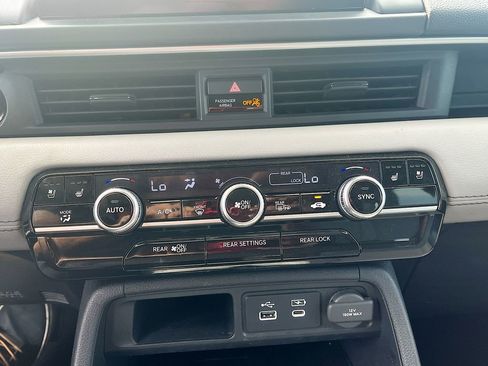Used 2025 Honda Pilot Elite image 21